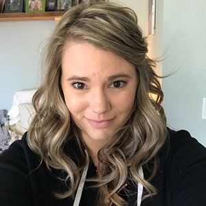 Meet your Posher, Vanessa